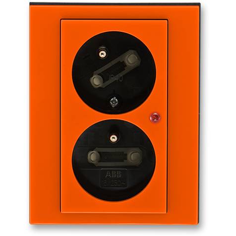 5593H-C02357 66 dvojzásuvka s přepěťovou ochranou s optickou signalizací oranžová/kouř. černá ABB